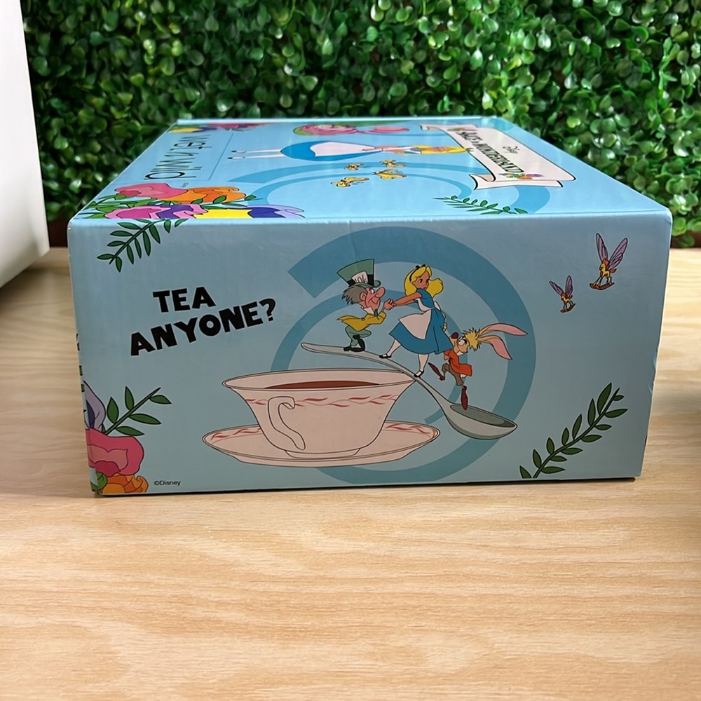 Wet N Wild Alice In Wonderland Limited Edition Pr Box - Makeup Set - Picture 7 of 15